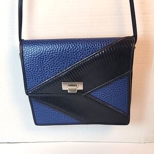 Roche leather "Ventura large sapphire black" crossbody bag - signed